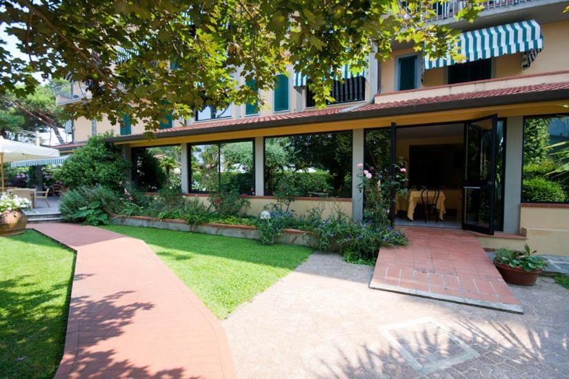מרינה די פיאטרסנטה Hotel Gemma Del Mare מראה חיצוני תמונה