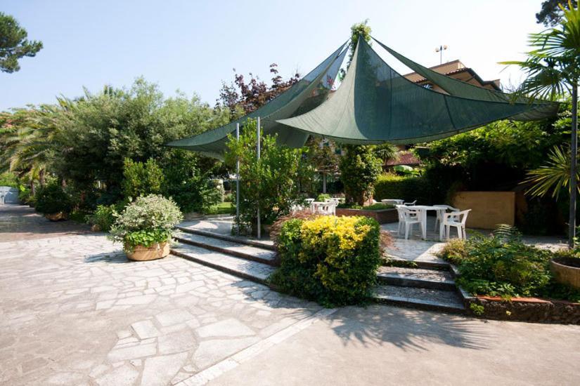 מרינה די פיאטרסנטה Hotel Gemma Del Mare מראה חיצוני תמונה