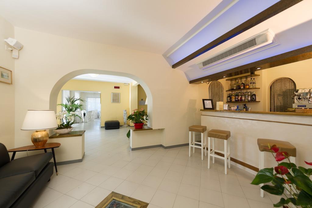 מרינה די פיאטרסנטה Hotel Gemma Del Mare מראה חיצוני תמונה