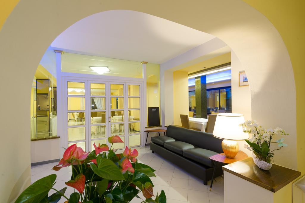 מרינה די פיאטרסנטה Hotel Gemma Del Mare מראה חיצוני תמונה