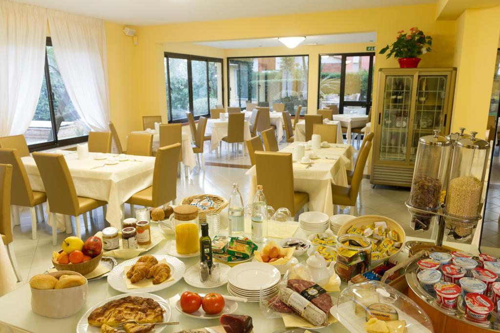 מרינה די פיאטרסנטה Hotel Gemma Del Mare מראה חיצוני תמונה